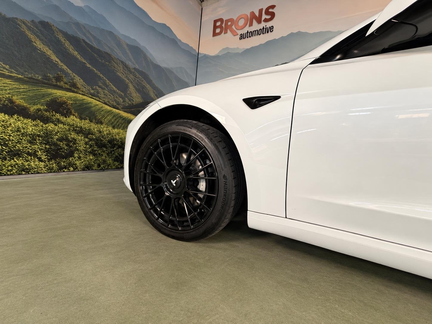 Tesla Model 3 RWD 60 kWh Knob/ stalks van Enhance l trekhaak, Auto's, Automaat, Gebruikt, 1736 kg, 375 min