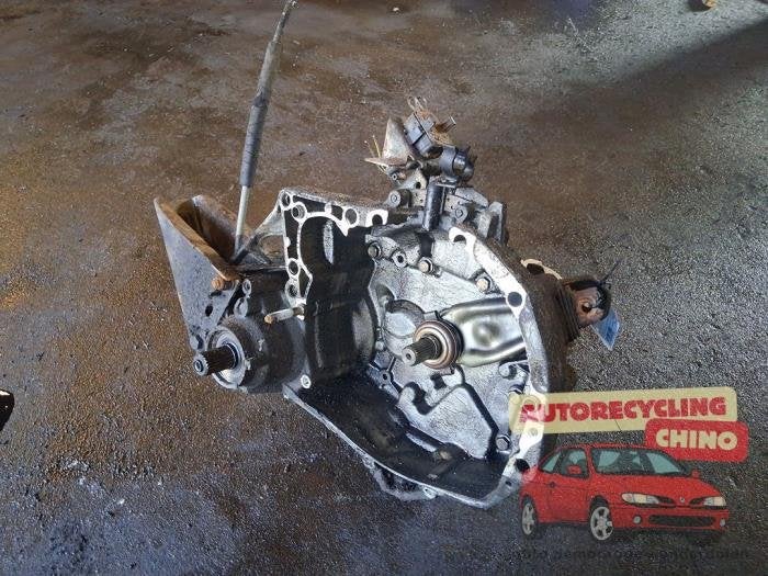 Versnellingsbak van een Renault Express, Ophalen, Gebruikt, -, Renault