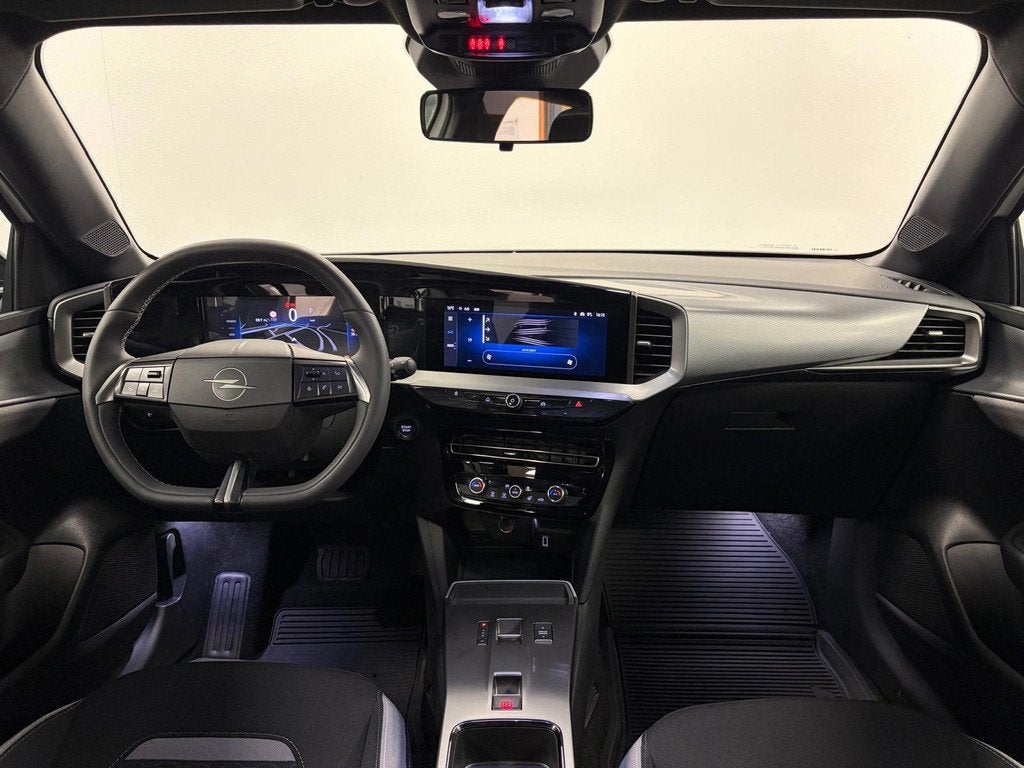 Opel MOKKA 1.2 Turbo Hybrid Edition*Nw Model*Automaat*Stuurv, Auto's, Opel, Stof, 1199 cc, Nieuw, 3 cilinders
