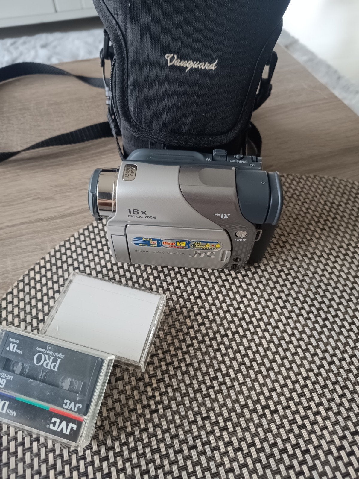 JVC digitale camcorder 16x Zoom) – Retro / Vintage (Z, Mini dv, JVC, Ophalen of Verzenden, Zo goed als nieuw