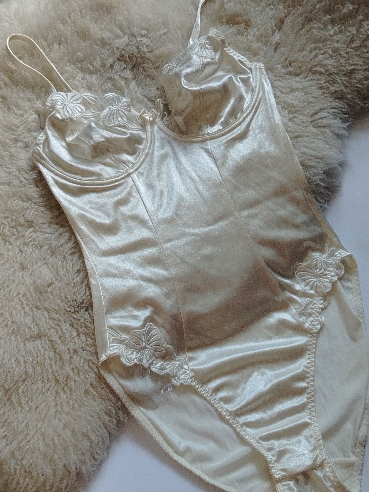 Hunkemöller Lingerie Body Crème met kant 75 B, Hunkemöller, Ophalen of Verzenden, Beige, Body of Korset