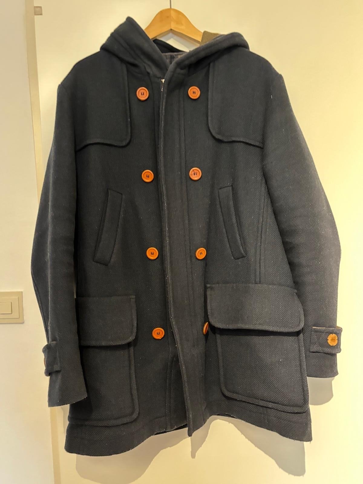 Nette donkerblauwe duffelcoat met houten knopen, Kleding | Heren, Ophalen of Verzenden, Gedragen, Blauw