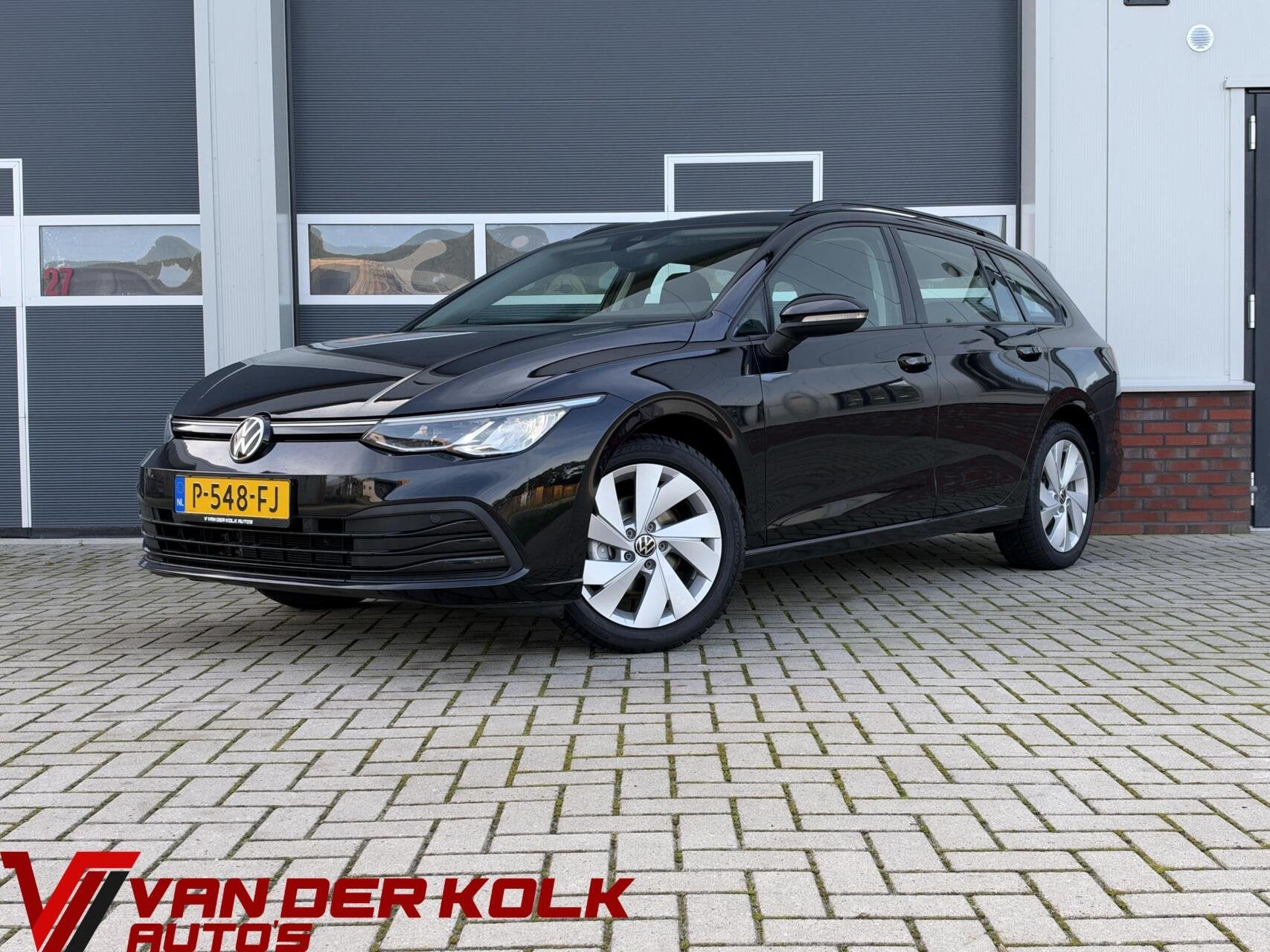 Volkswagen Golf Variant 1.0 TSI Life | Carplay | Adaptive cr, Voorwielaandrijving, Stof, Euro 6, Zwart