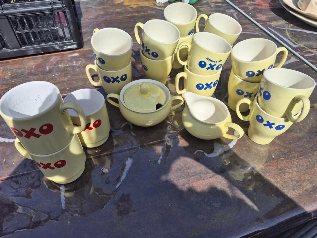 Gele Oxo kopjes en kannetje, Ophalen