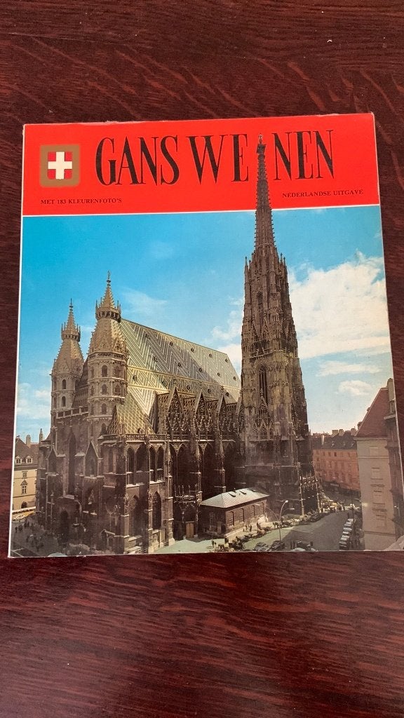 Gans weinen met 183 kleurenfoto’s, Boeken, Ophalen of Verzenden, Europa, Reisgids of -boek, Overige merken