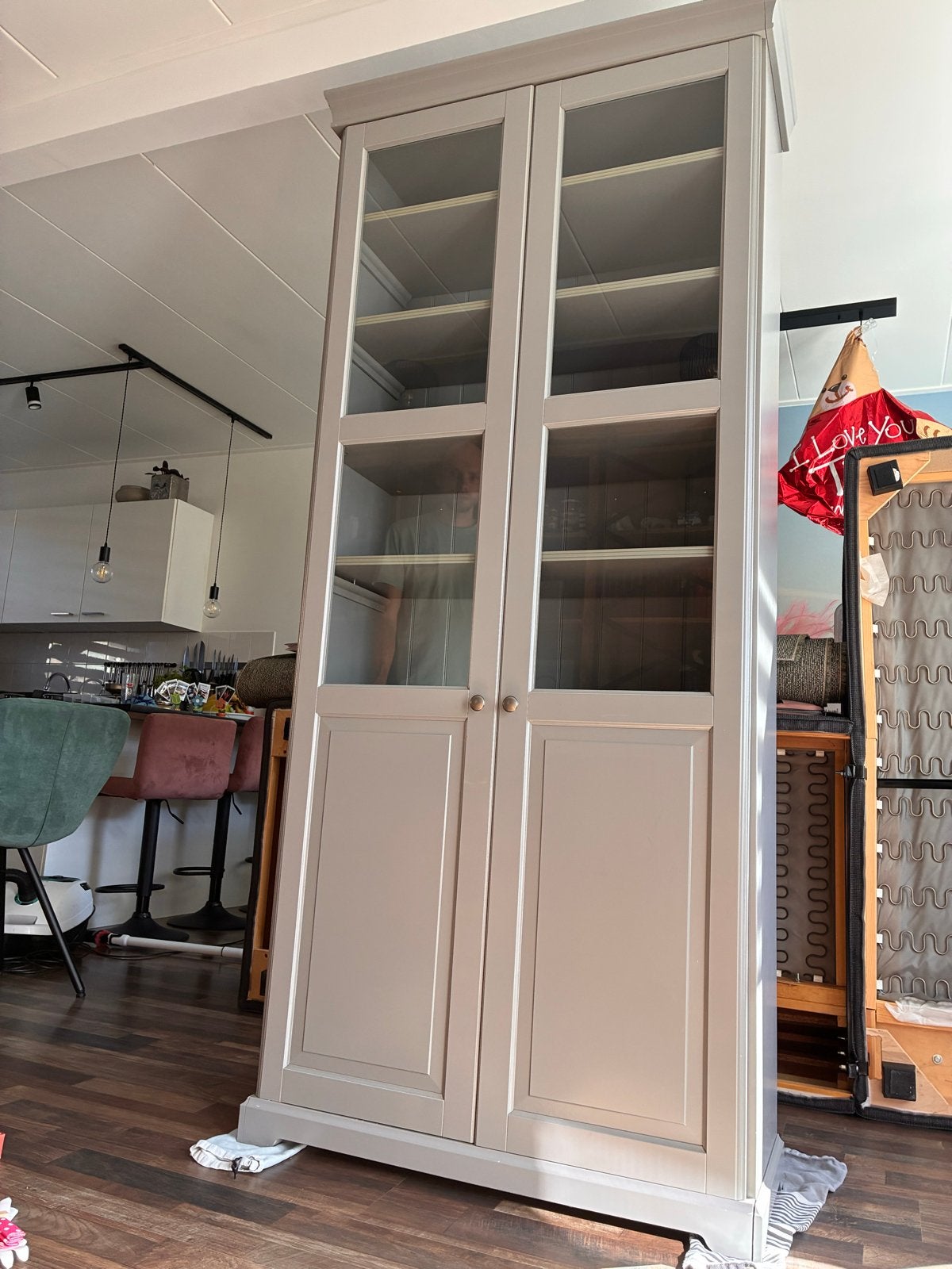 Gratis grijze vitrinekast met glazen deuren + tv kast, Ophalen, Gebruikt, 200 cm of meer, 50 tot 100 cm