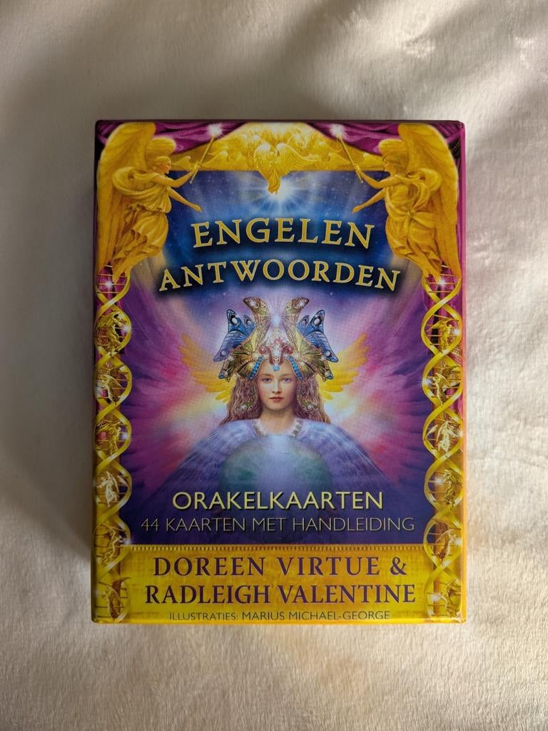 Radleigh Valentine - Engelen antwoorden orakelkaarten, Tarot of Kaarten leggen, Overige typen, Ophalen of Verzenden, Zo goed als nieuw