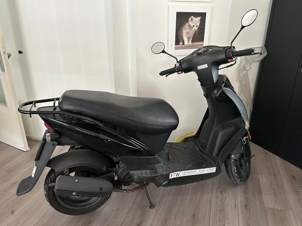 Nette Kymco Agility, weinig km’s + Tucano Urbano thermokleed, Ophalen, Zo goed als nieuw, Benzine, Overige modellen