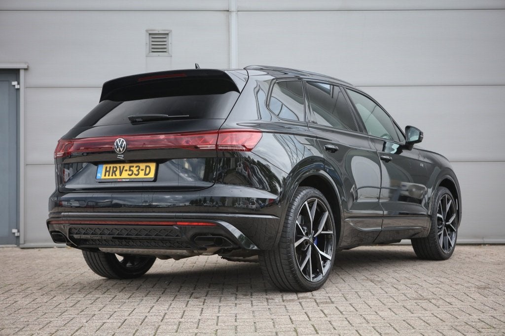 Volkswagen Touareg 3.0 TSi eHybr 4MR Ed R-line (bj 2025), Automaat, Gebruikt, Euro 6, 2995 cc