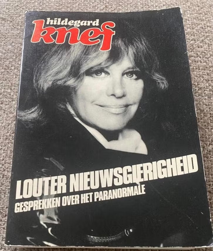 Boek Hildegard Knef - Louter Nieuwsgierigheid, Boeken, Hildegard Knef, Ophalen of Verzenden, Zo goed als nieuw, Overige onderwerpen