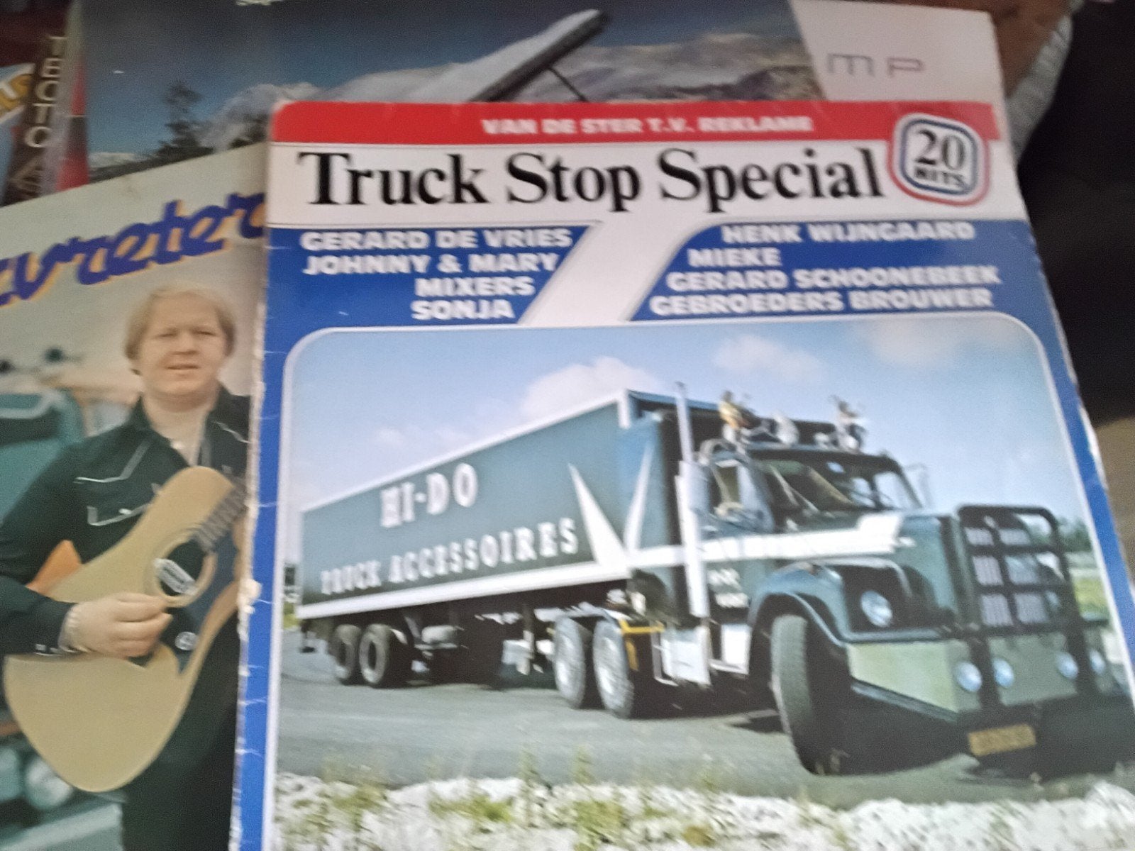 3 koffers met 60 lps ongeveer van alles zie foto's, Ophalen of Verzenden, Gebruikt, Overige formaten, Levenslied of Smartlap