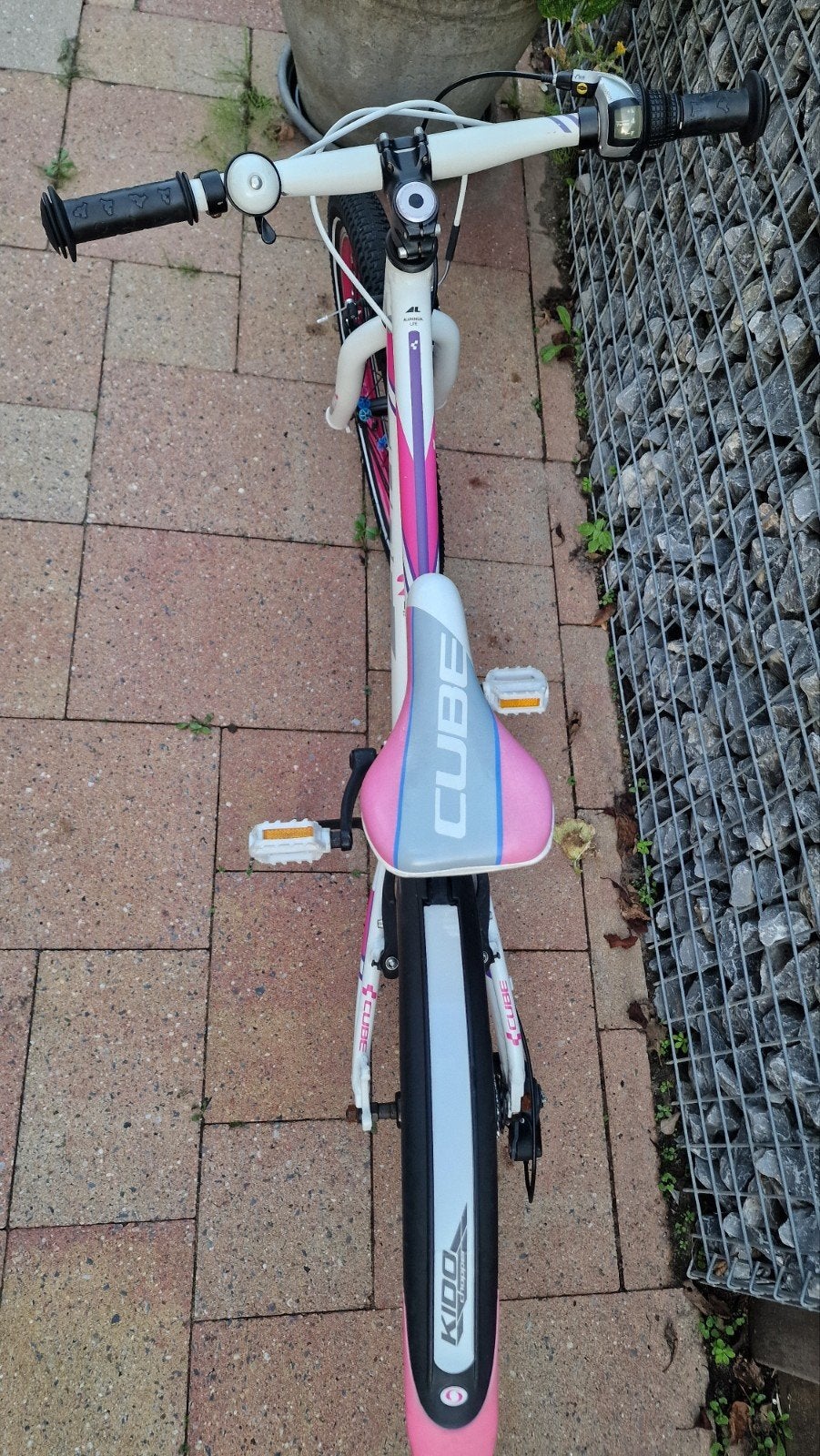 Foto 3 van Cube Race 200 20" meisjes mountainbike roze/wit
