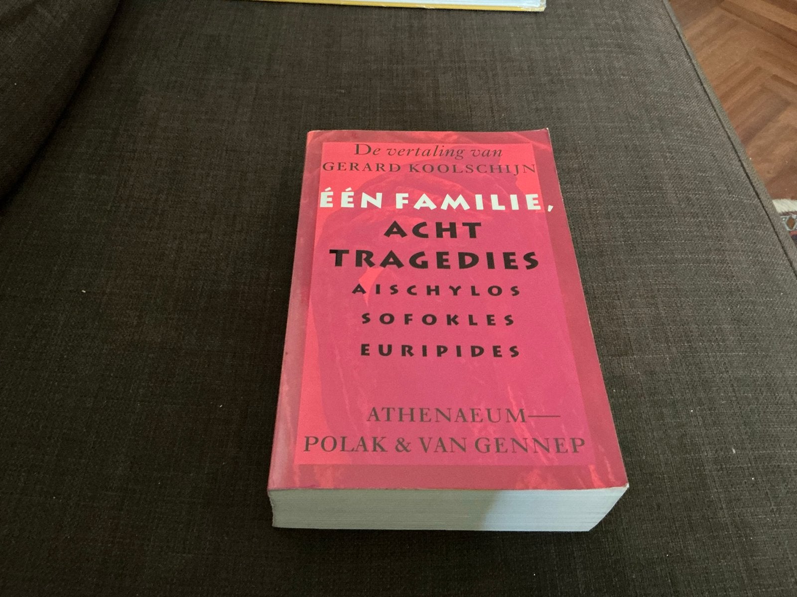 Eén Familie, Acht Tragedies - Aischylos, Sofokles, Euripides, Ophalen of Verzenden, Zo goed als nieuw, Nederland