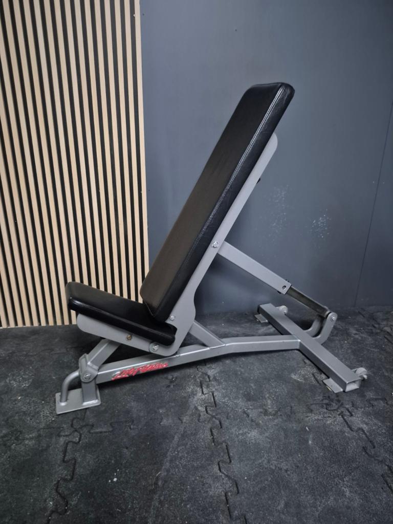 Lifefitness adjustable bench, Sport en Fitness, Ophalen, Zo goed als nieuw, Fitnessbank