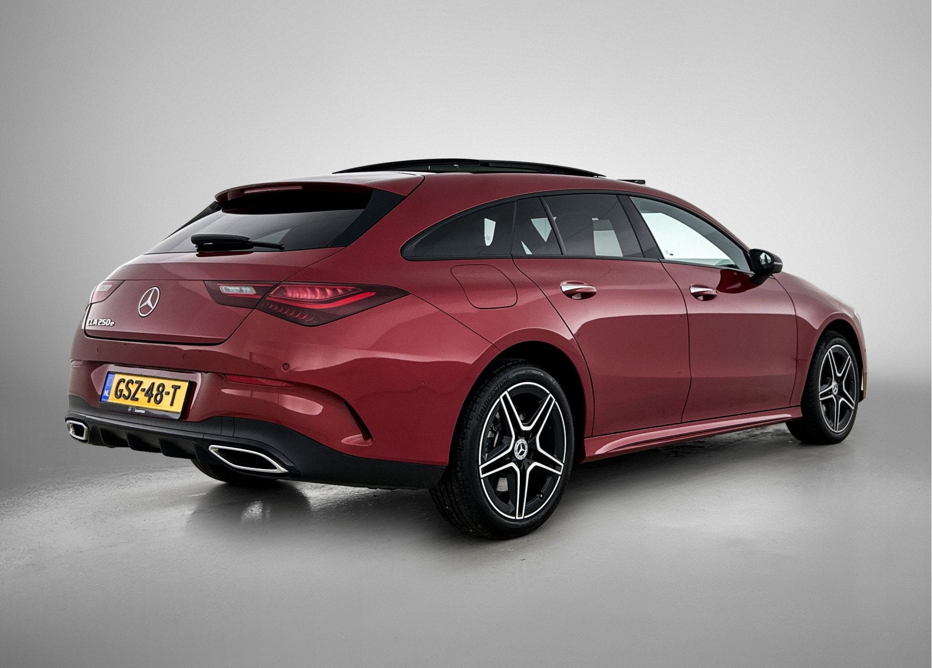 Mercedes-Benz CLA-Klasse Shooting Brake 250 e AMG-line Licht, Auto's, Gebruikt, 4 cilinders, Automatische klimaatregeling, Hybride Elektrisch/Benzine