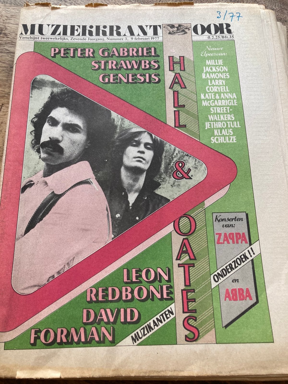 Muziekkrant Oor 1977 GENESIS Redbone ABBA Hall & Oates ZAPPA, Ophalen of Verzenden, Gelezen, Muziek, Film of Tv