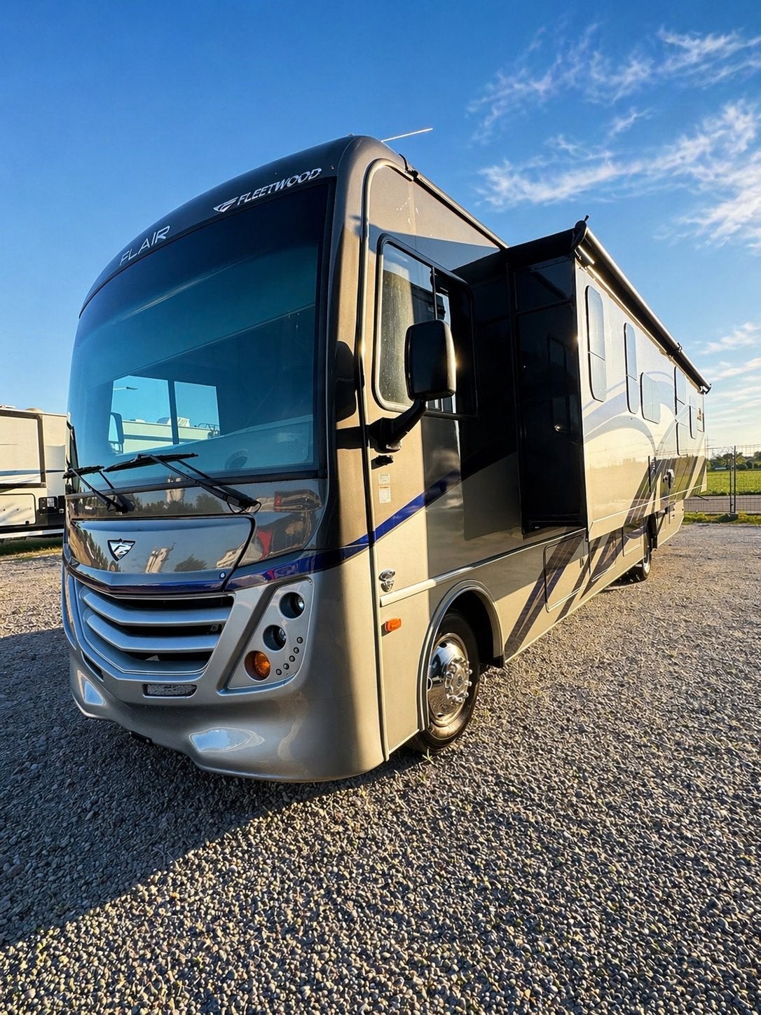 Fleetwood Flair 34J | 2021 | Ford 7.3 V8 | 17.000 km, Standaard zit, Ringverwarming, Ford, Bedrijf