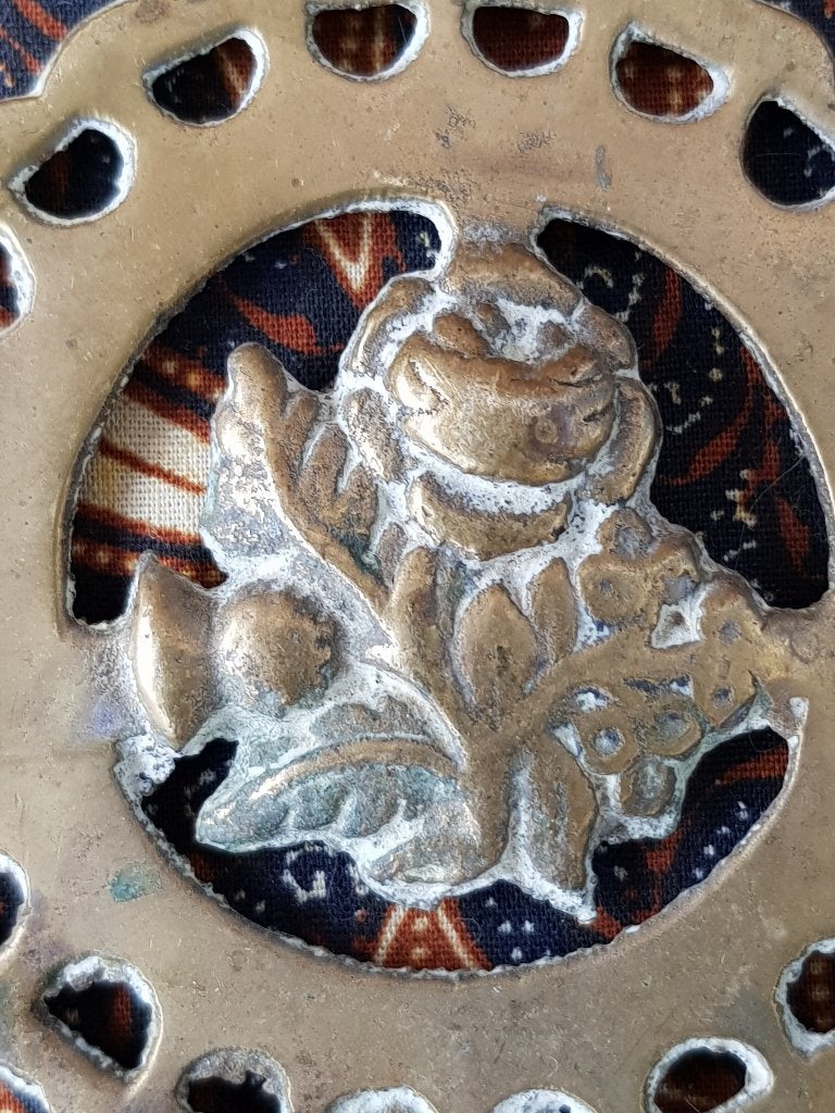 Antiek kleppermannetje uit Engeland met een roos 9 cm. 1890., Ophalen of Verzenden, Koper