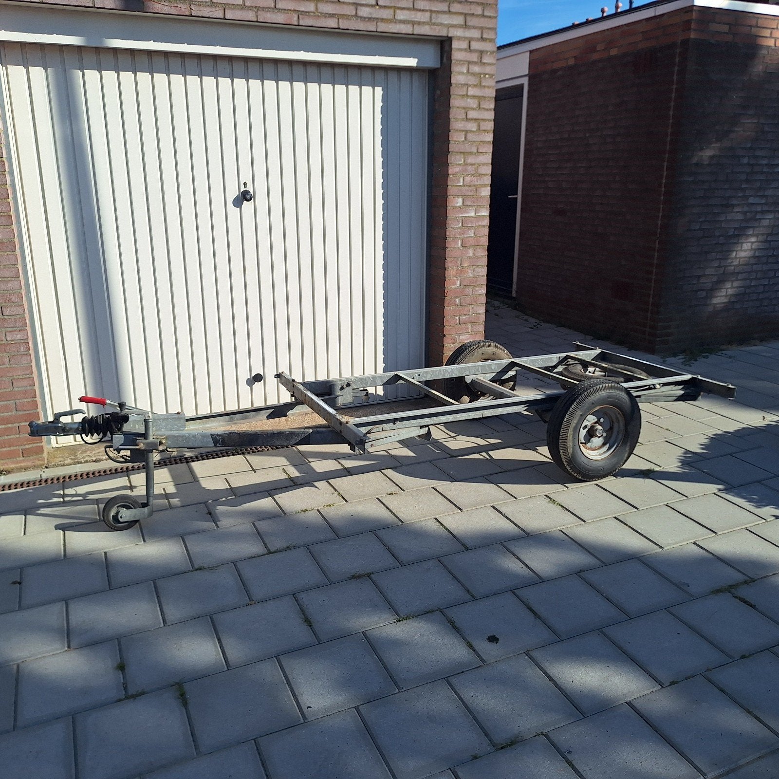te koop gegalvaniseerd geremd onderstel met een Alko 650kg a, Ophalen, Gebruikt