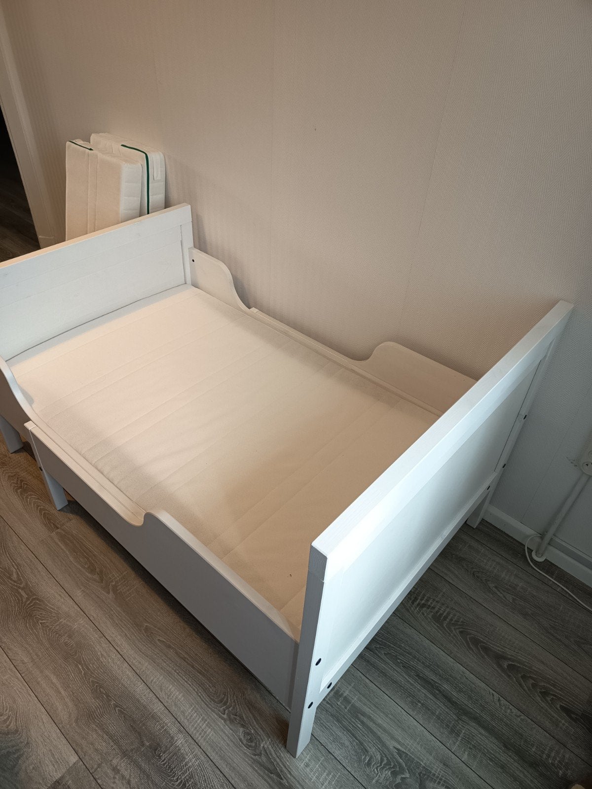 IKEA Sundvik uitschuifbaar kinderbed met matras, Gebruikt, 70 tot 85 cm, 180 cm of meer, Ophalen