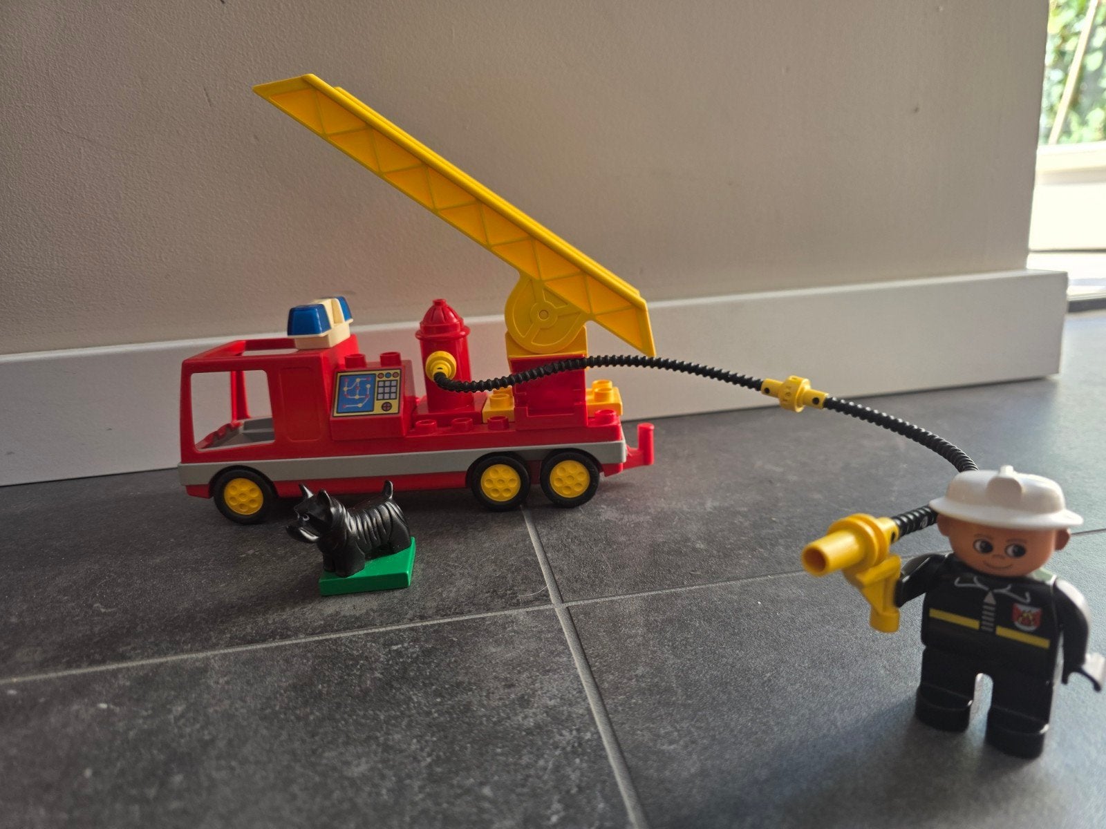 VINTAGE Lego Duplo Brandweerwagen & Brandweerman & Hond (Dup, Ophalen of Verzenden