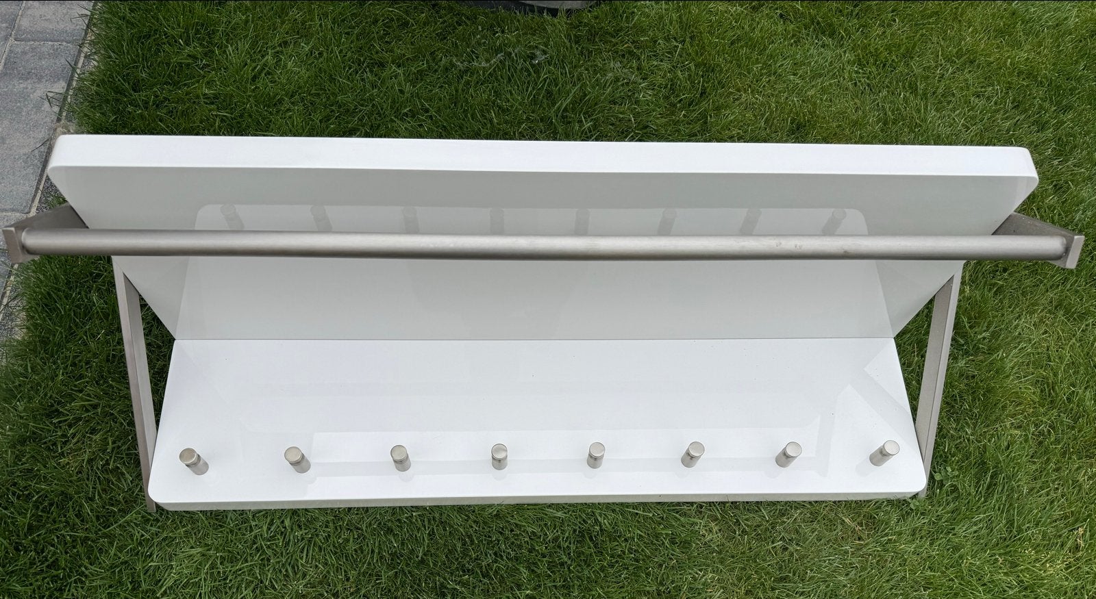 Moderne glanzend witte wandkapstok met 8 haken, Huis en Inrichting, Overige materialen, Gebruikt, Minder dan 100 cm, Ophalen