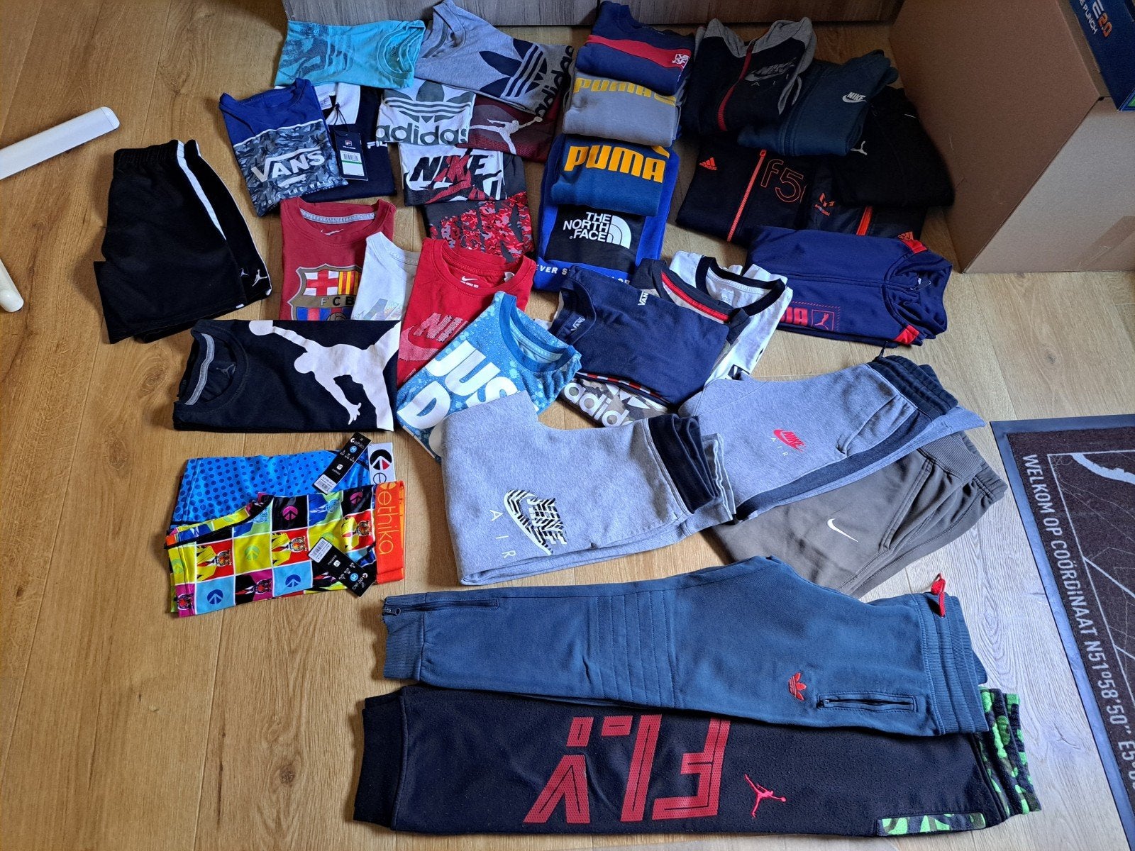pakket kinder merk kleding, vanaf maat 140 Nike, Ophalen, Overige typen, Jongen of Meisje, Zo goed als nieuw