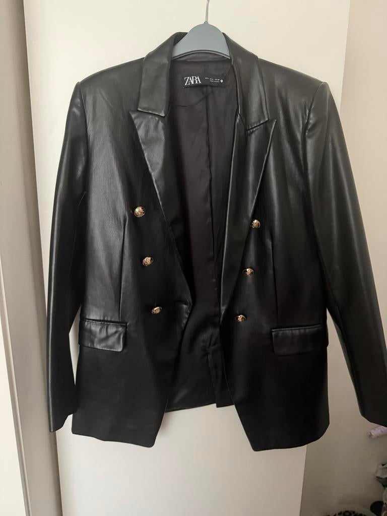 Zwarte Zara blazer met gouden knopen, Kleding | Dames, Ophalen of Verzenden, Zo goed als nieuw, Maat 42/44 (L), Zwart