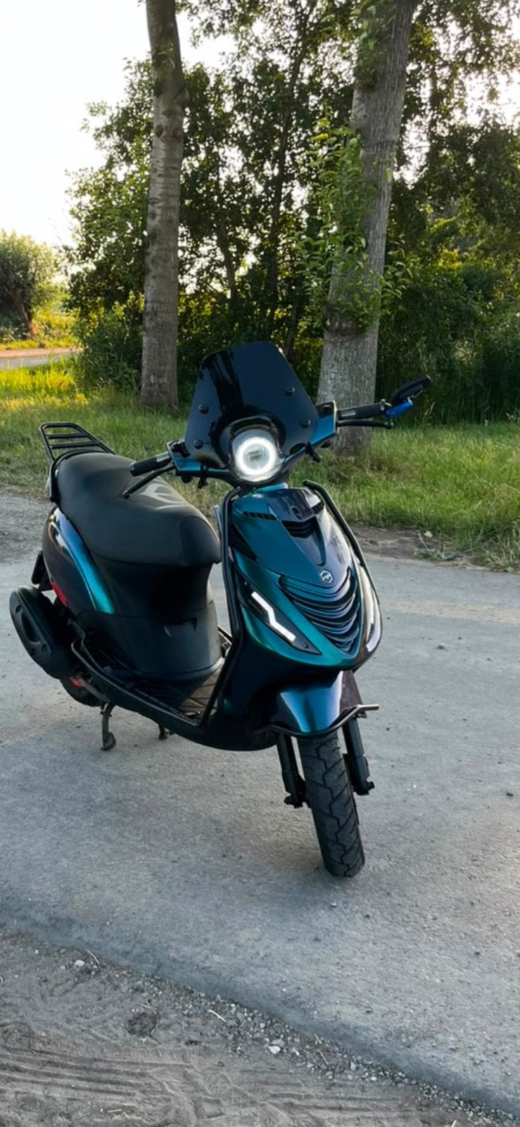 Zeer mooie en complete ZIP “Kameleon” 50cc 4Takt, Ophalen, Maximaal 45 km/u, Zip, Zo goed als nieuw