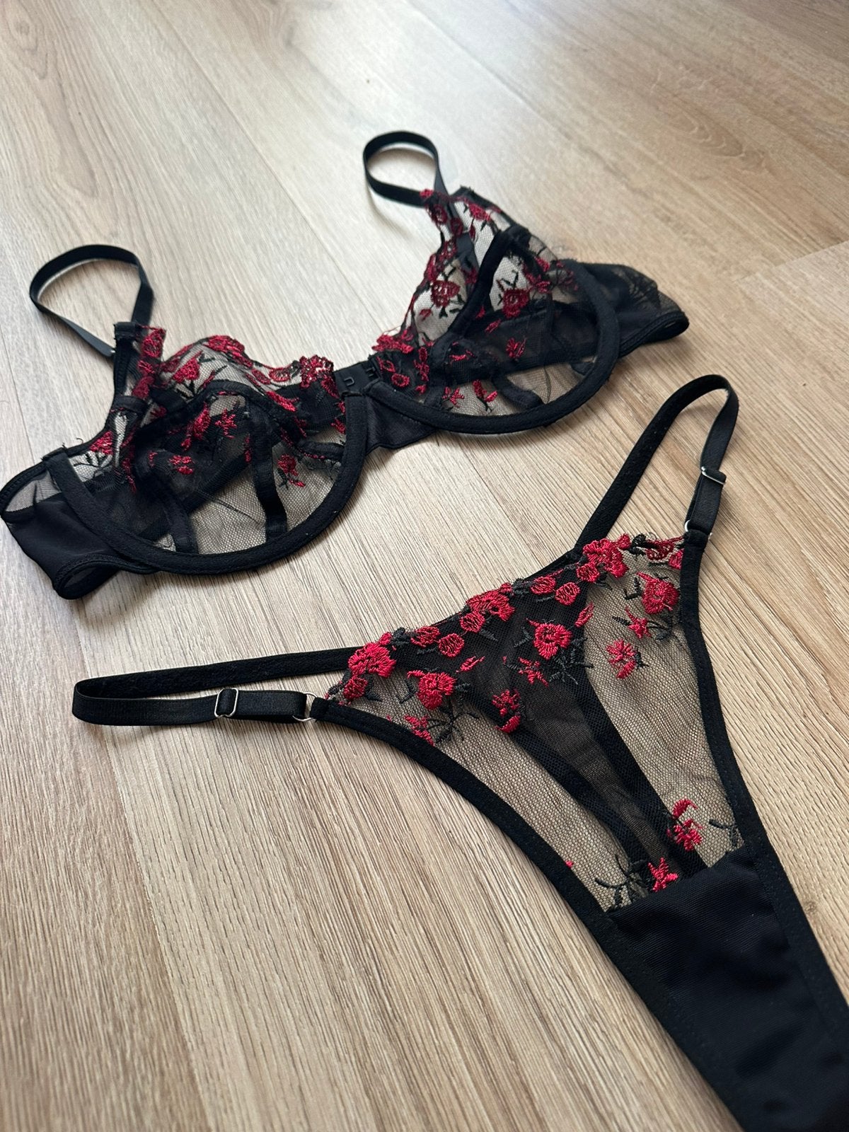 Zwarte bh en string | NIEUW, Ophalen of Verzenden, Zwart, BH