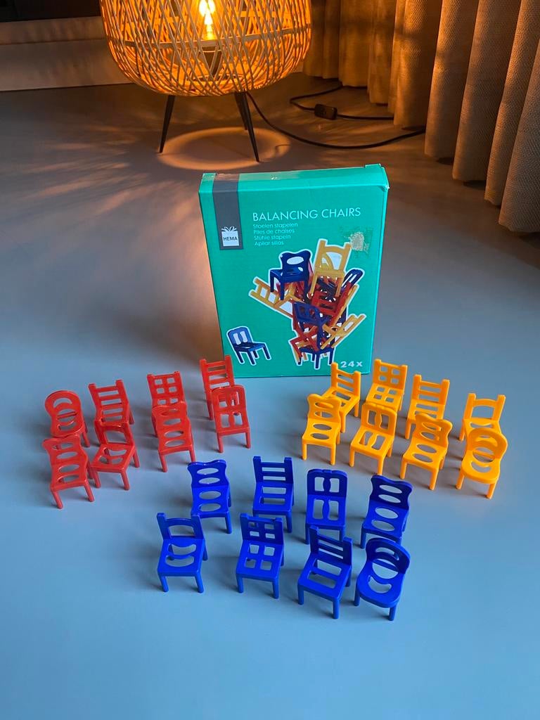 Spel Balancing Chairs Hema - Stoelen stapelen, Ophalen of Verzenden, Zo goed als nieuw