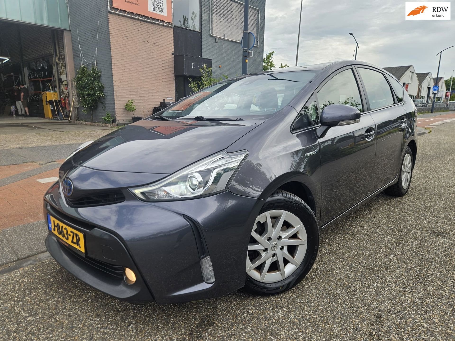 Toyota Prius + 1.8 Active GARANTIE BTW auto, Gebruikt, Euro 6, 4 cilinders, 7 stoelen