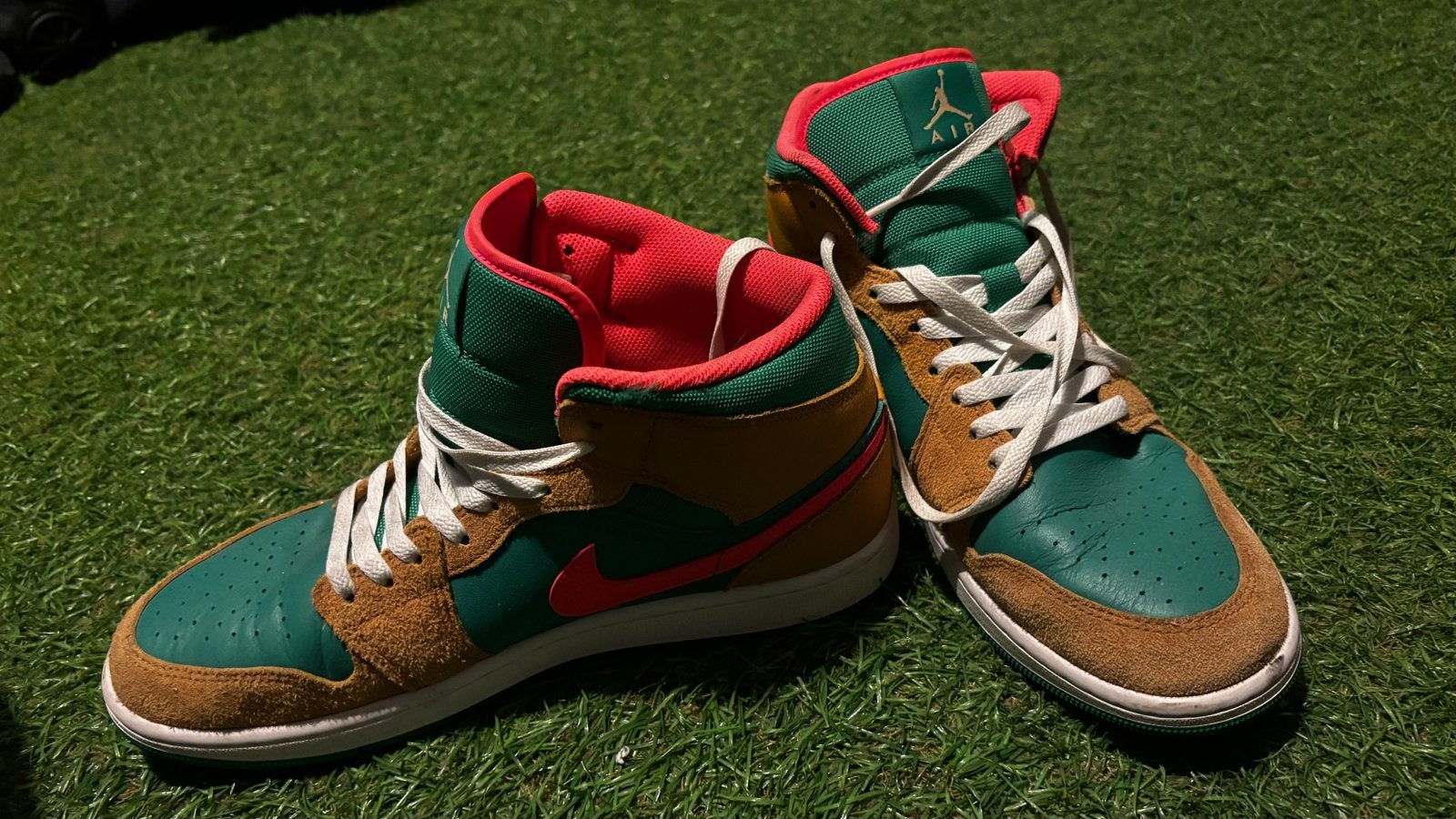 Nike Air Jordan 1 Mid - Groen, Bruin, roze maat 45, Ophalen of Verzenden, Gedragen, Overige kleuren, Sneakers of Gympen