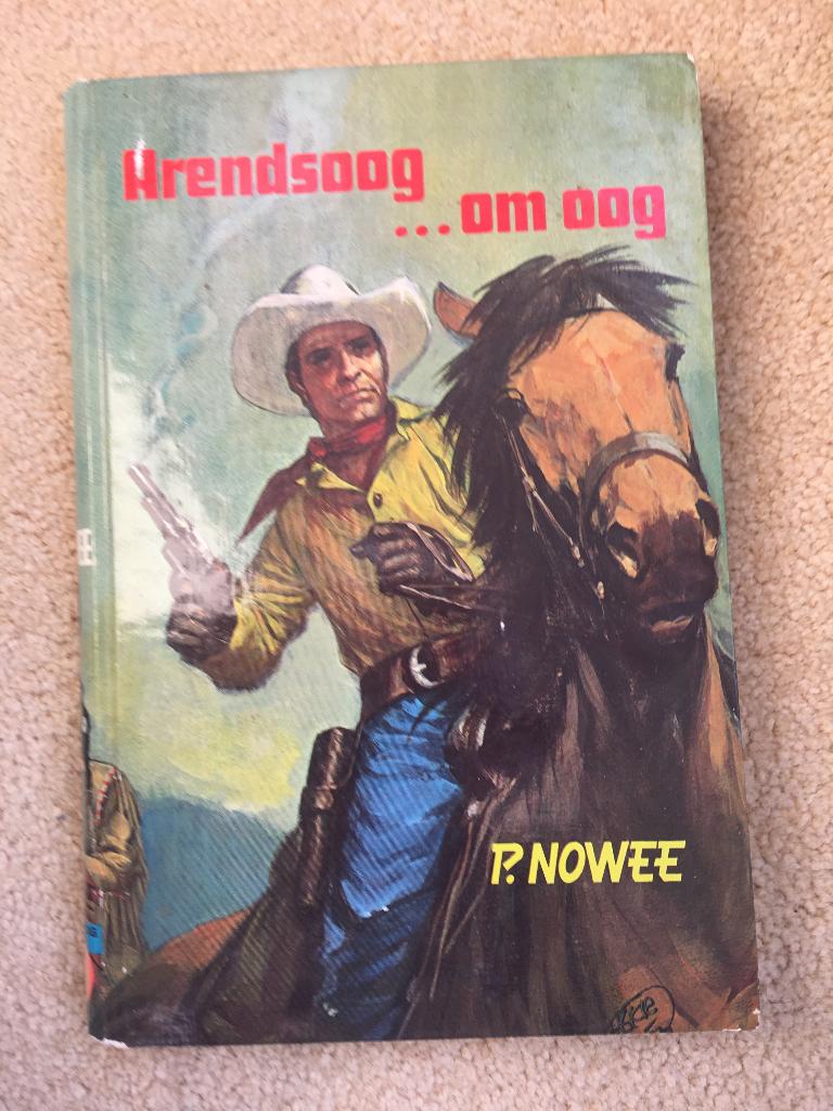 Arendsoog boeken, Boeken, Ophalen of Verzenden, Gelezen