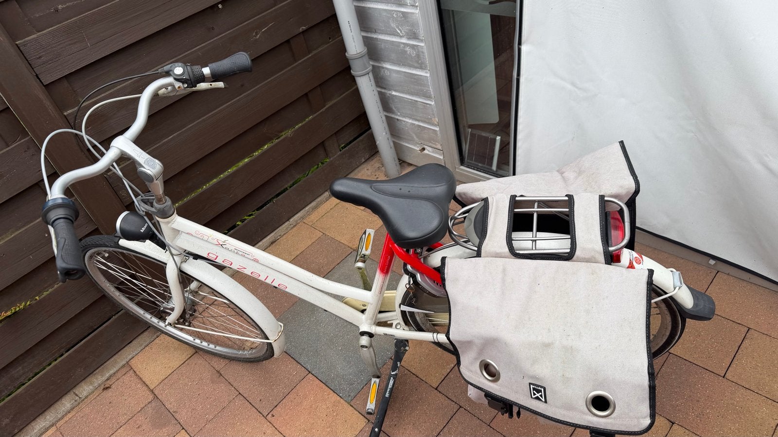 Gazelle Xanta Damesfiets - Wit met fietstassen, Fietsen en Brommers, Ophalen, Gebruikt, Versnellingen, 50 tot 53 cm