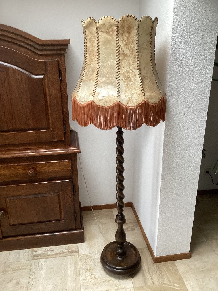 Vintage Gedraaide Houten Vloerlamp met Franjes Kap, Antiek en Kunst, Ophalen