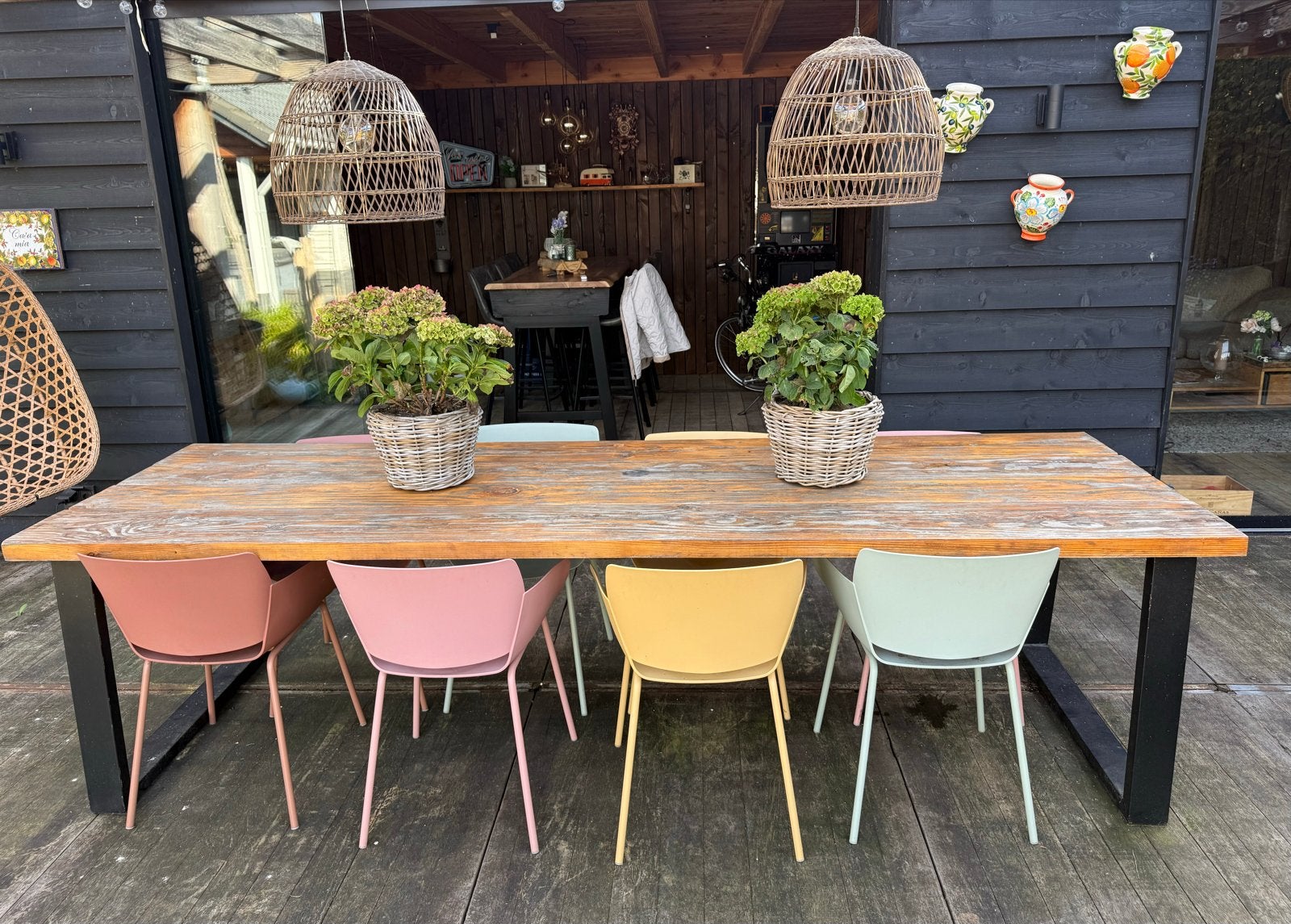 MOET WEG!! Robuuste  houten tuintafel met metalen onderstel, Ophalen, Gebruikt, Rechthoekig, Hout