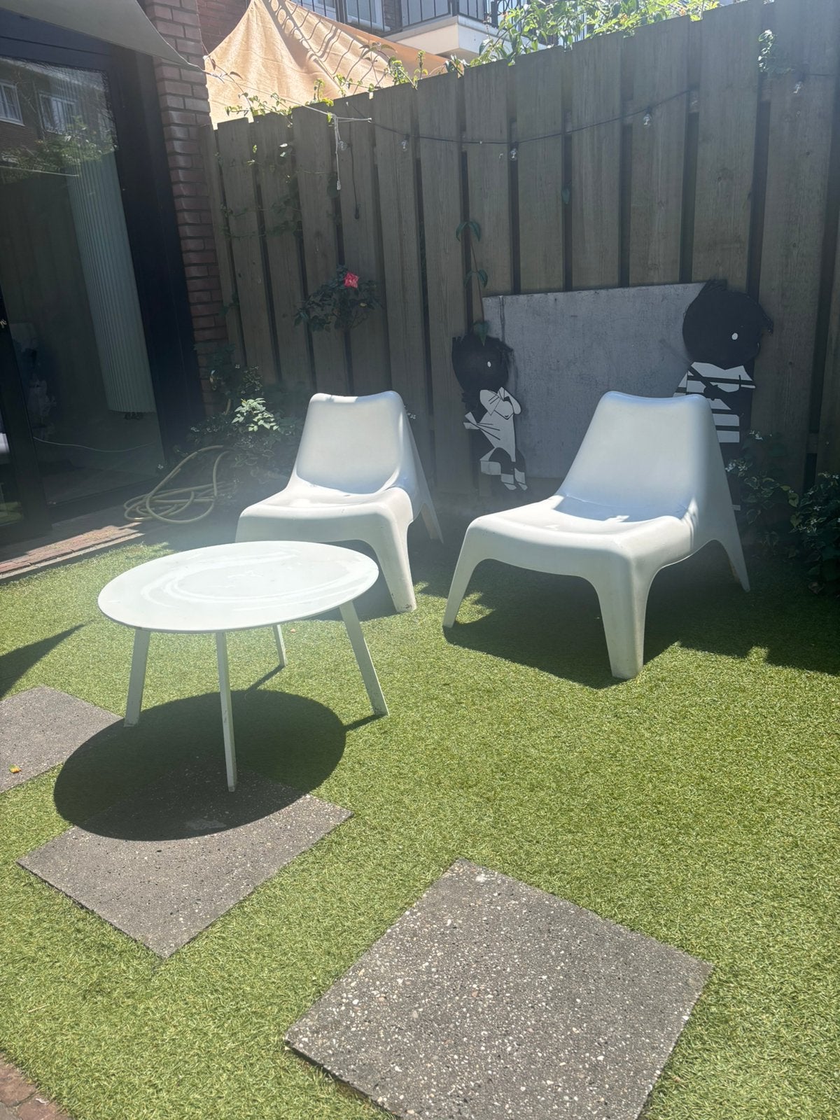 Lounge stoelen met tafeltje, Ophalen, Gebruikt, Kunststof, 2 zitplaatsen