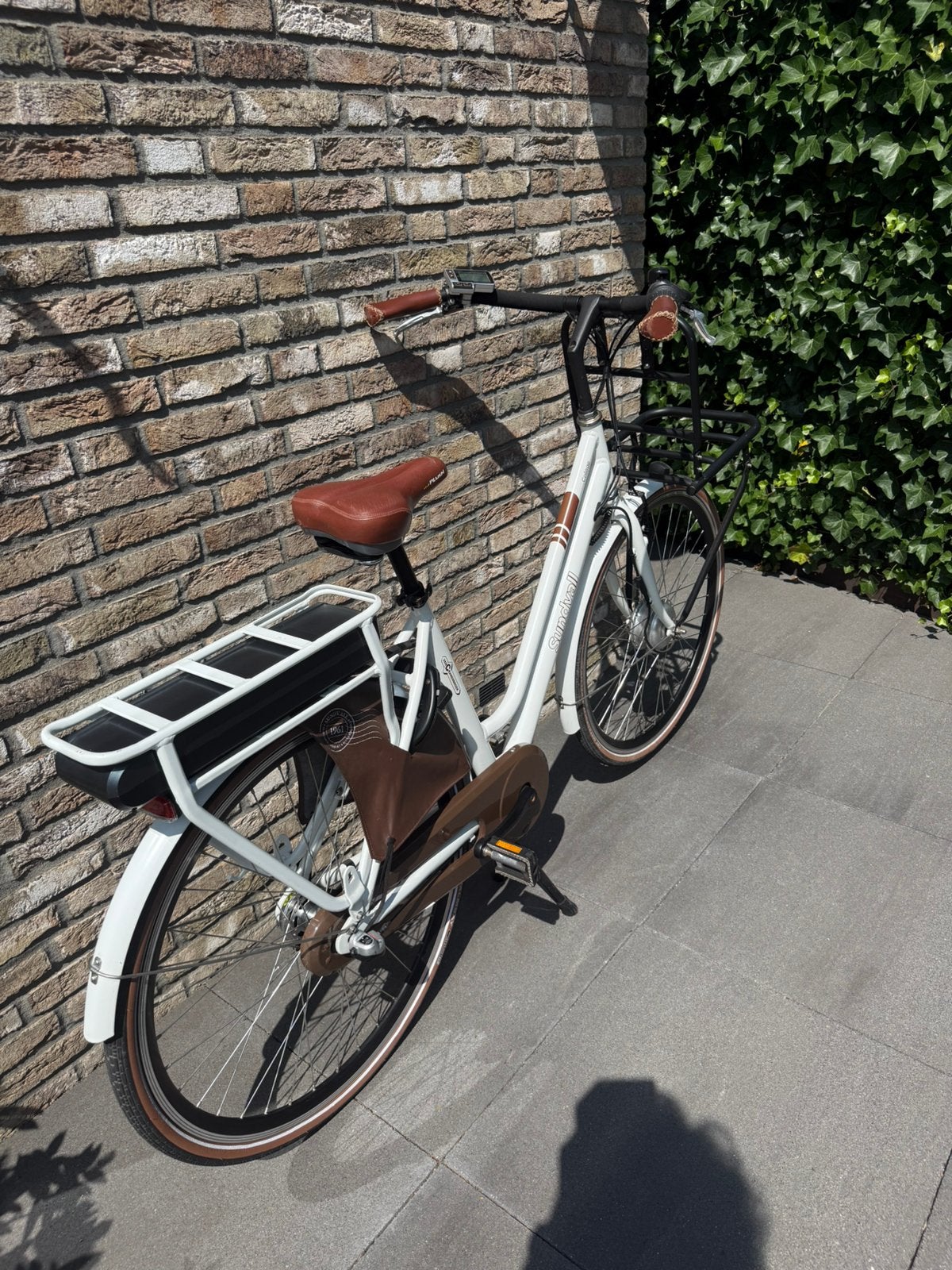 Z.g.a.n. witte elektrische dames/meisjes transportfiets, Dubbele standaard, Zo goed als nieuw, 0 zitjes, 50 tot 53 cm