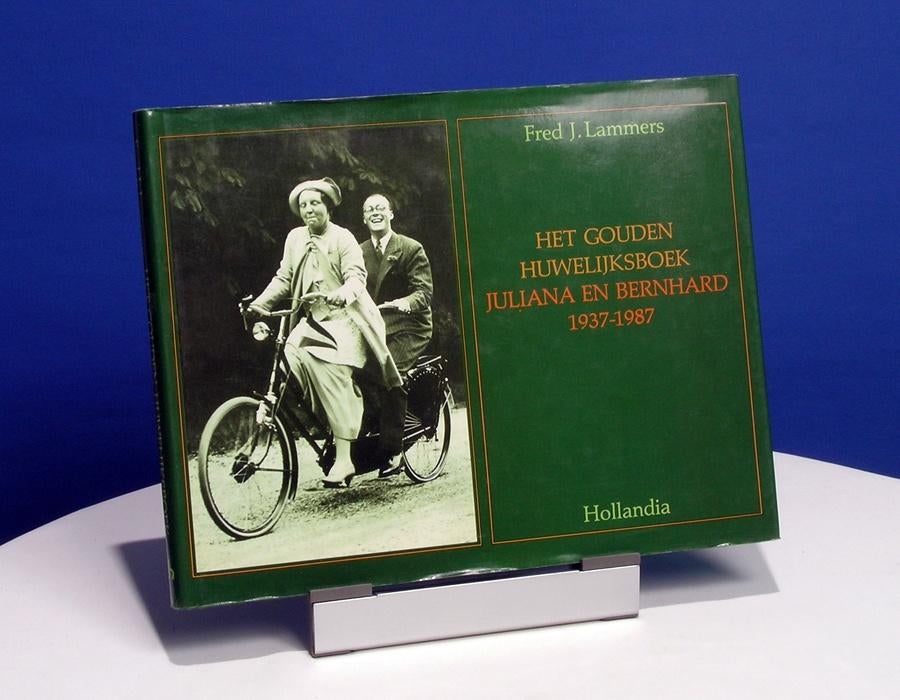 3 Boeken over het koningshuis, Ophalen, Gebruikt, Tijdschrift of Boek