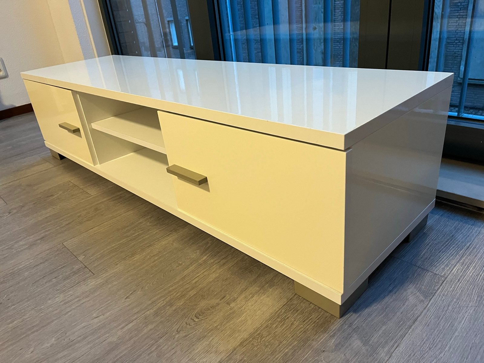 Televisiemeubel Hoogglans Wit - Nieuwprijs in winkel is €180, Ophalen, Overige materialen, Gebruikt, 100 tot 150 cm
