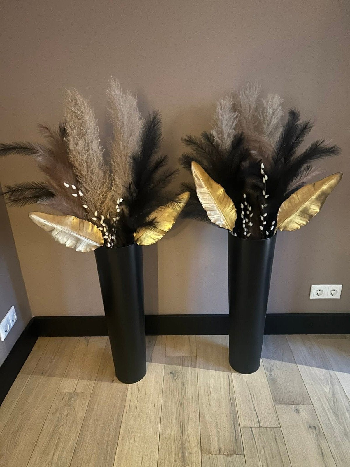 Set van 2 zwarte vazen met pampasgras en gouden bladeren, Ophalen, Overige materialen, 50 tot 75 cm, Zwart