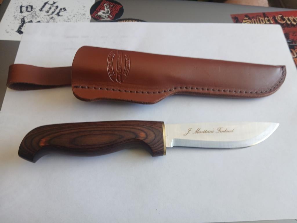Marttiini Vilmes mes met lederen schede, Antiek en Kunst, Antiek | Gereedschap en Instrumenten, Ophalen of Verzenden