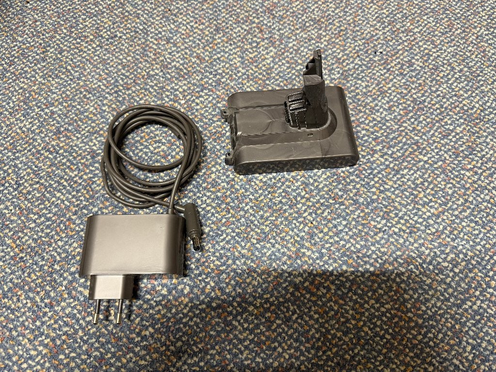 Dyson V7 Lader en batterij, Witgoed en Apparatuur, Ophalen, Overige typen, Zo goed als nieuw, Dyson