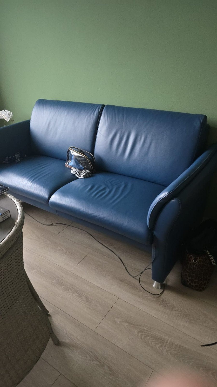 Comfortabele blauwe leren bank - 2-zits, Gebruikt, 150 tot 200 cm, Tweepersoons, Ophalen of Verzenden