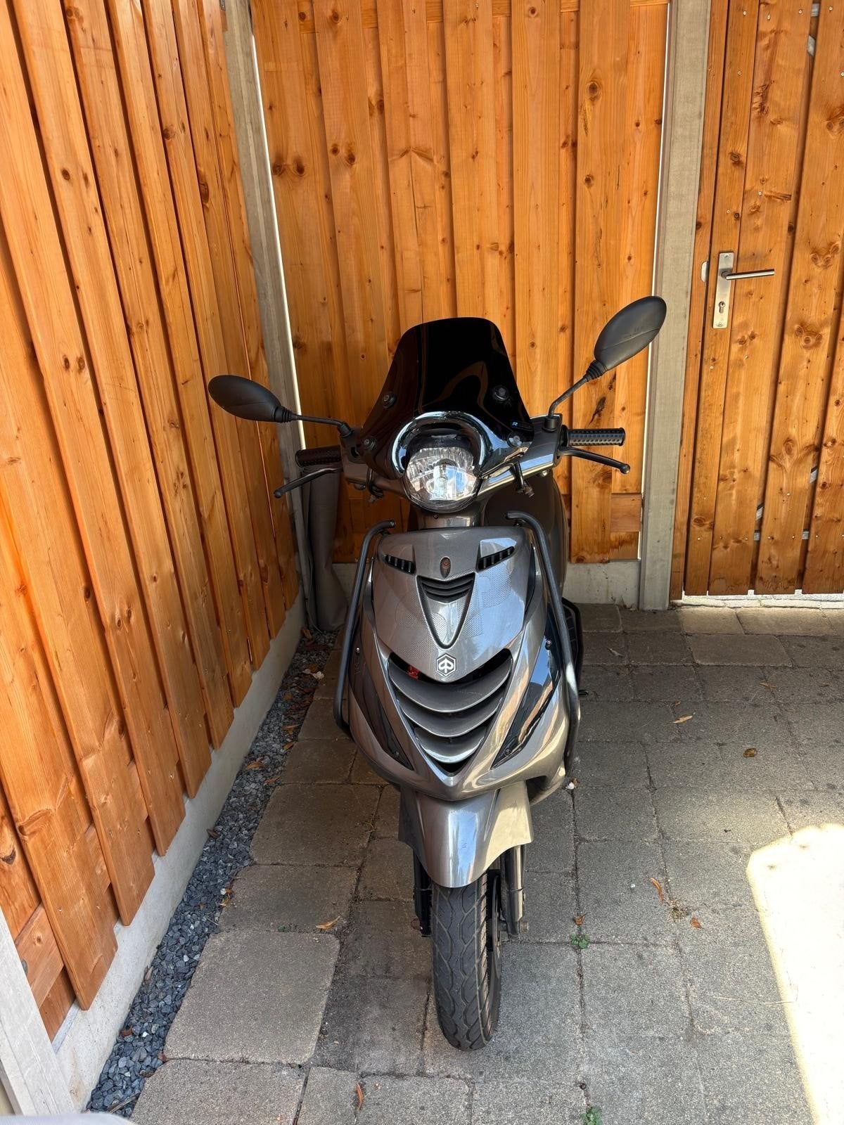 Piaggio Zip 2020 - Gele Kentekenplaat, Ophalen, Gebruikt, Maximaal 45 km/u, Zip