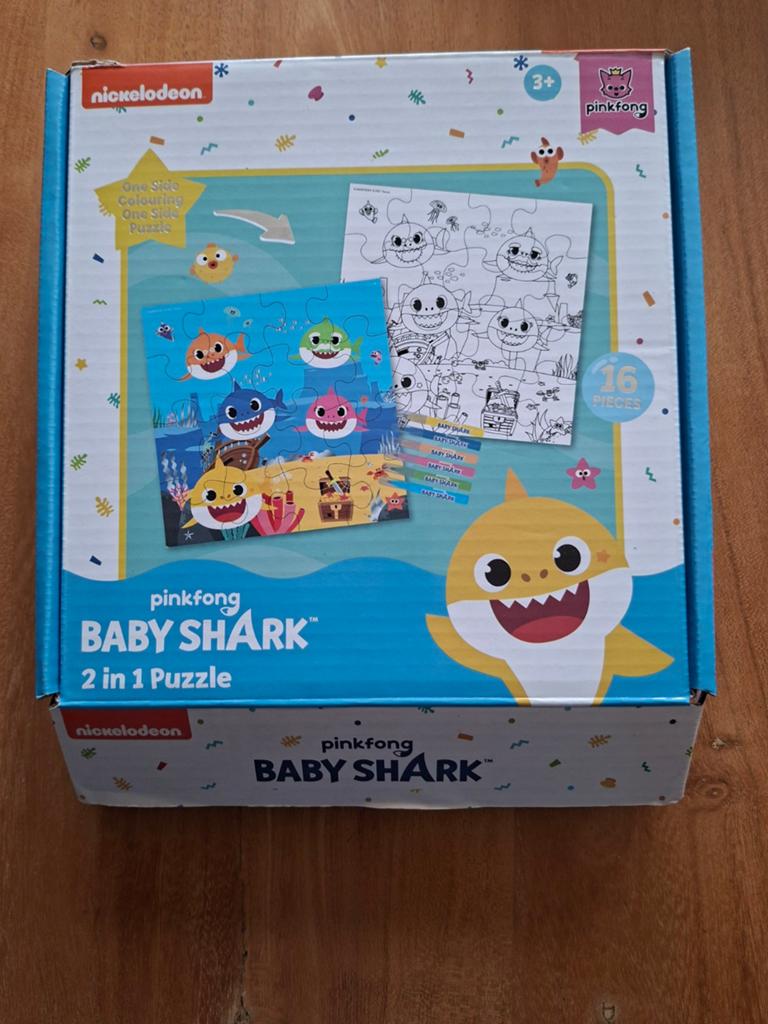 Baby Shark 2-in-1 Puzzel & Kleurplaat (16 stukjes), Kinderen en Baby's, Ophalen, 10 tot 50 stukjes, Gebruikt, 2 tot 4 jaar