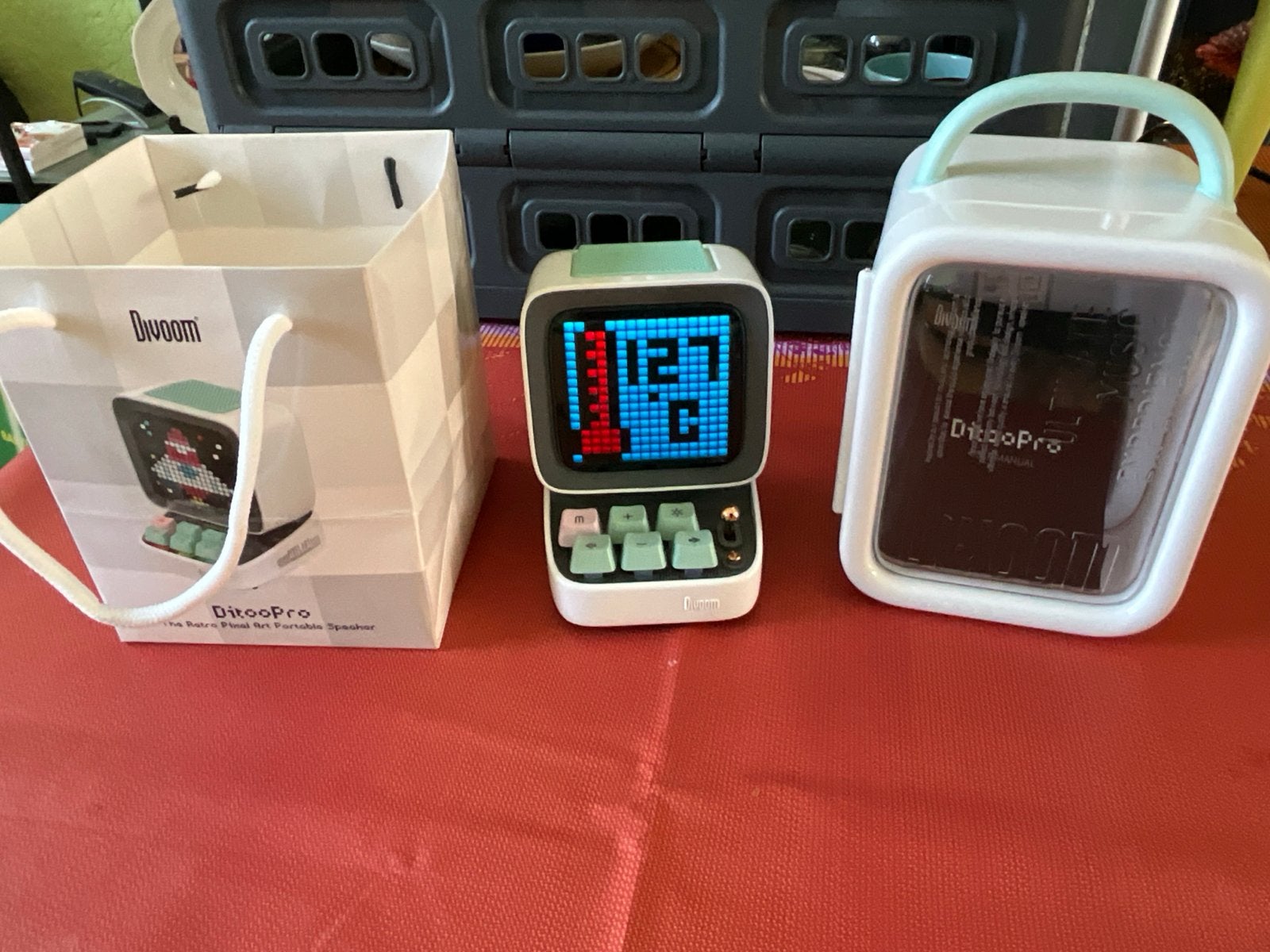 Divoom DitooPro Retro Pixel Art Draagbare Bluetooth Speaker, Overige merken, Ophalen of Verzenden, Zo goed als nieuw, Draagbare speaker