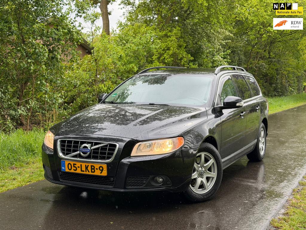 Volvo V70 2.5T Momentum | Automaat + Lederbekleding + Naviga, Beige, Parkeersensor, 1567 kg, 93 €/maand