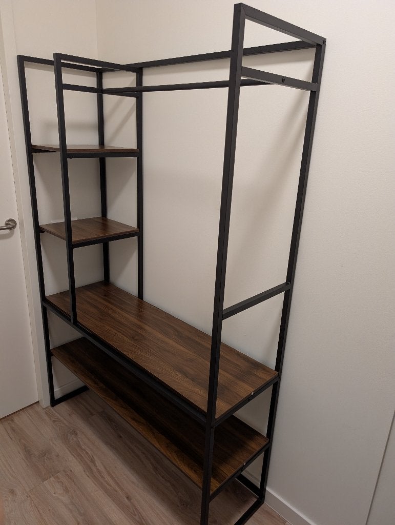 Kledingrek En.casa Horgau – zwart/walnoot – 120 cm, Ophalen, Gebruikt, 100 tot 150 cm, Met plank(en)